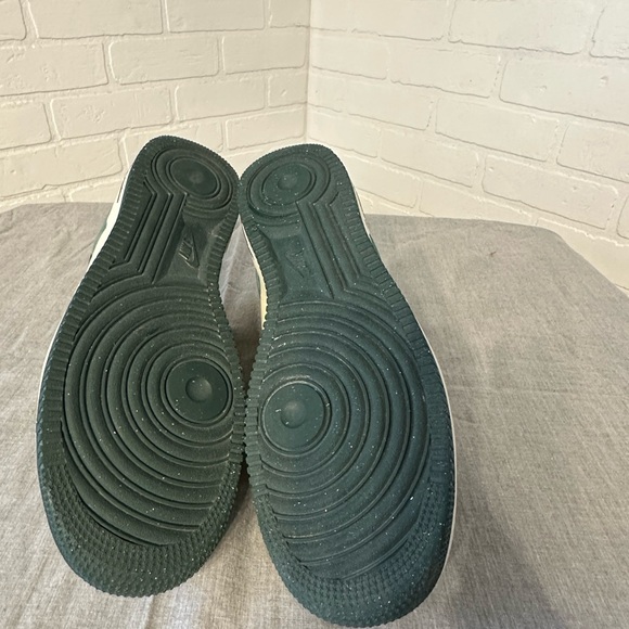 Nike Air Men's Sneakers - Vintage Cream - Picture 9 of 9